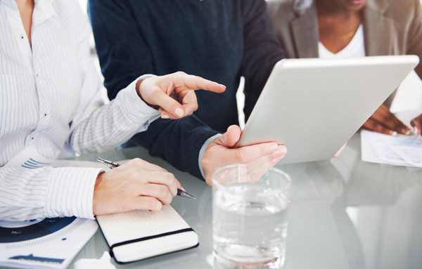 Quelles doubles compétences avec un BAC +4 en Ressources Humaines (RH) ?
